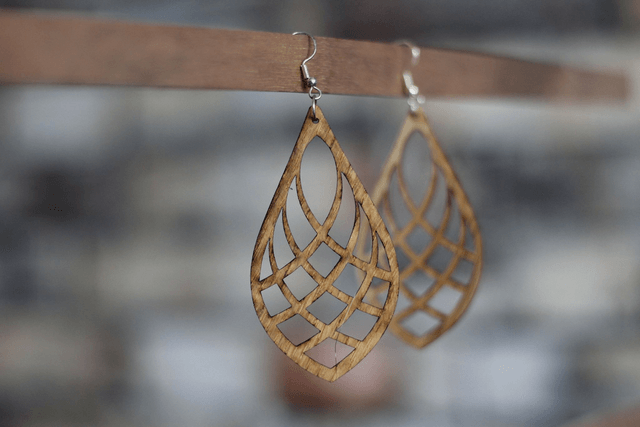BOUCLE D'OREILLE N°9 : La toile