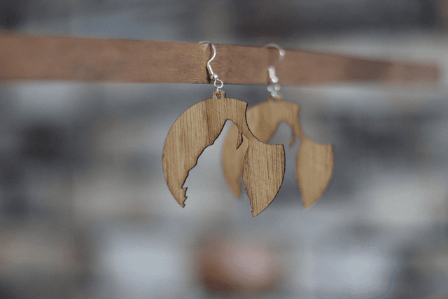 BOUCLE D&#039;OREILLE N°17 : Loup